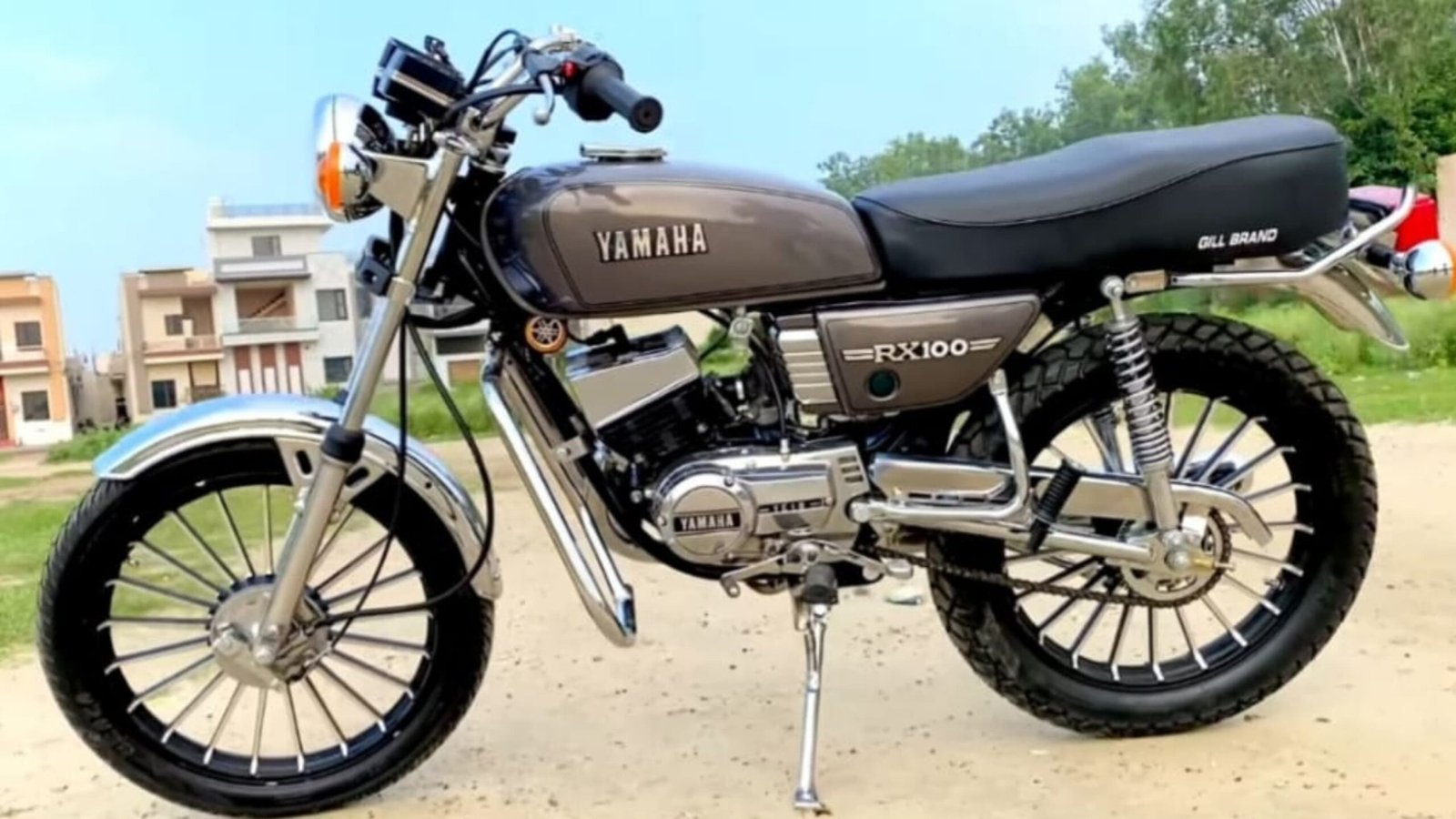Yamaha RX100 Returns – Classic Power, Style & 90 KM/L Mileage in a Retro Beast at an Unbelievable Price!